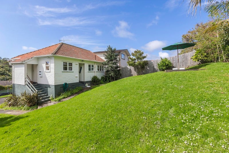 32 Rukutai Street, Orakei, Auckland - Carousel 1