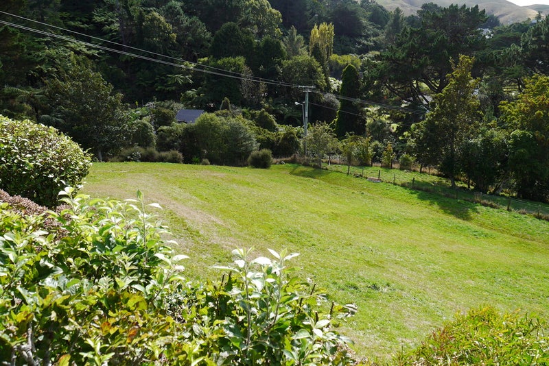 15 Sweetacres Drive, Belmont, Lower Hutt - Carousel 2