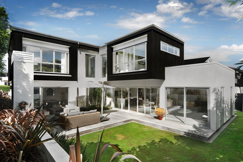 13 Swindon Close, Mellons Bay, Auckland - Carousel 1