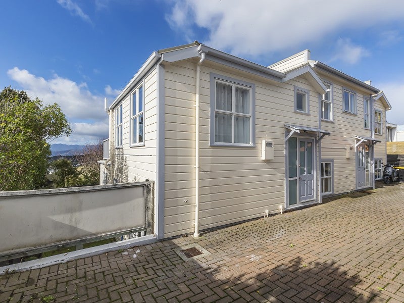 6/25 Mana Street, Vogeltown, Wellington - Carousel 1