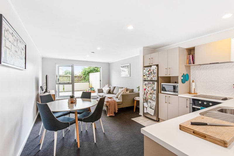 323/26 Morningside Drive, Morningside, Auckland - Carousel 2