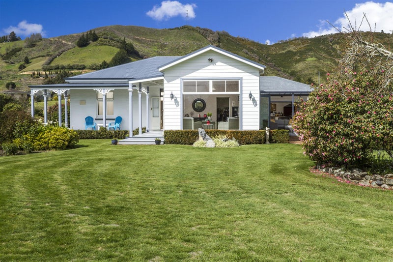 148 Clover Road East, Hope, Richmond - Carousel 1