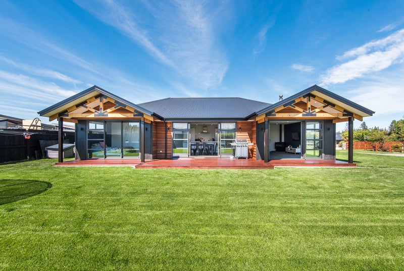 4 Paradise Place, Wanaka - Carousel 1