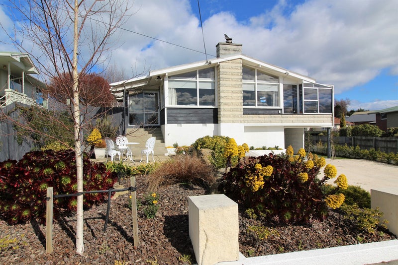 33 Arrow Crescent, Holmes Hill, Oamaru - Carousel 1