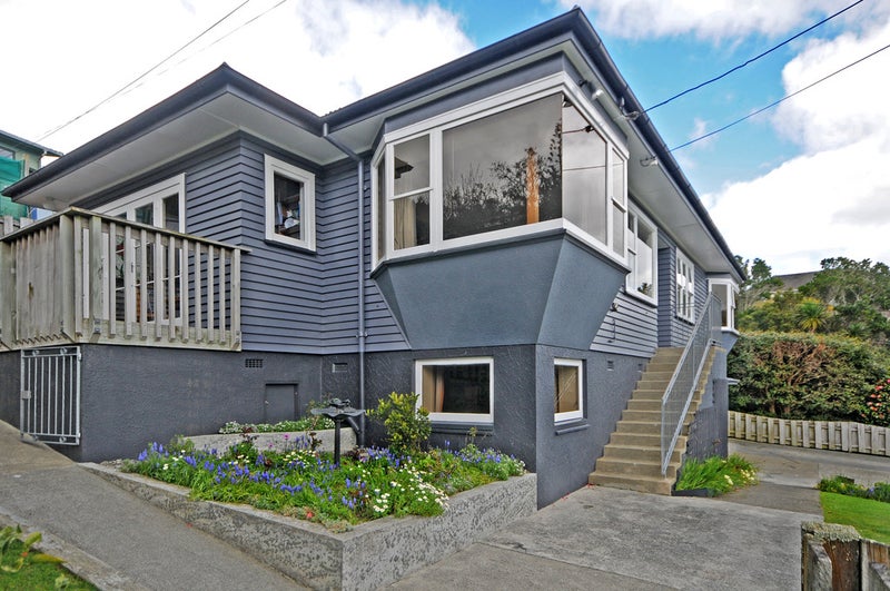 92 Curtis Street, Northland, Wellington - Carousel 2