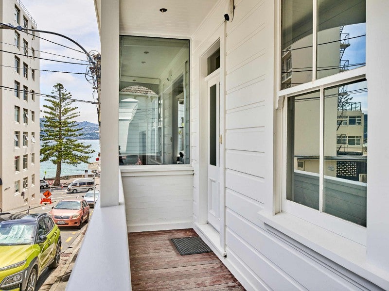 7 Hay Street, Oriental Bay, Wellington - Carousel 2