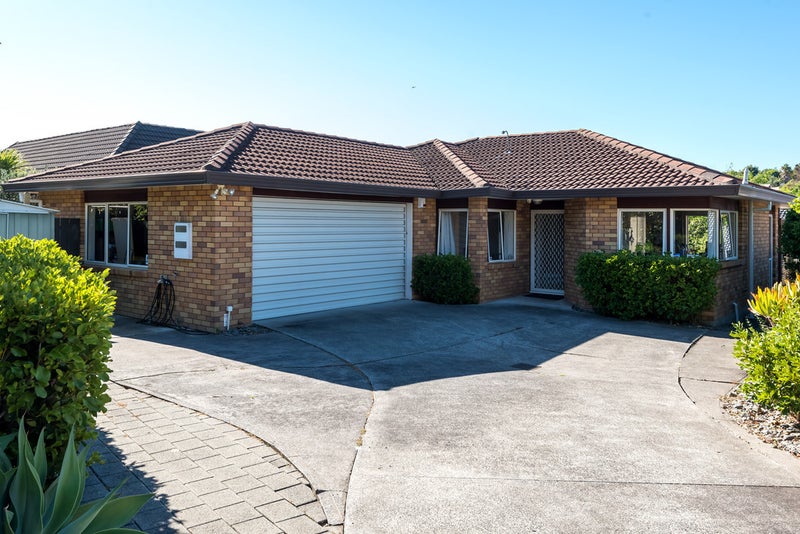 3/8 Bernie Edwards Place, Botany Downs, Auckland - Carousel 16
