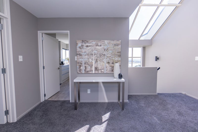 1/15 Valley View, Mount Pleasant, Christchurch - Carousel 2