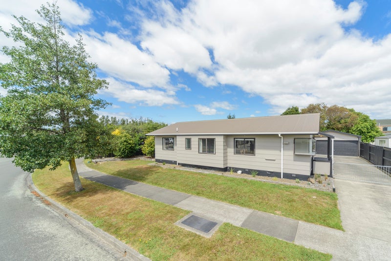 73 Hillcrest Drive, Kelvin Grove, Palmerston North - Carousel 1