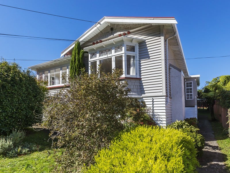 28 Sunshine Avenue, Karori, Wellington - Carousel 2