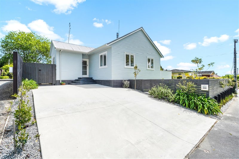 15 MacFarlane Street, Hamilton East, Hamilton - Carousel 17