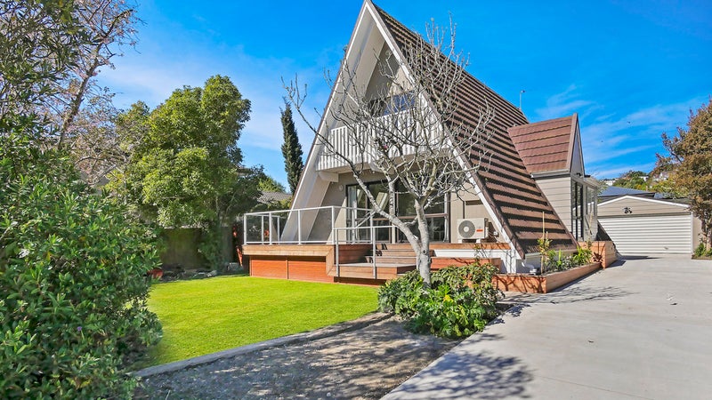 52 Palatine Terrace, Saint Martins, Christchurch - Carousel 1