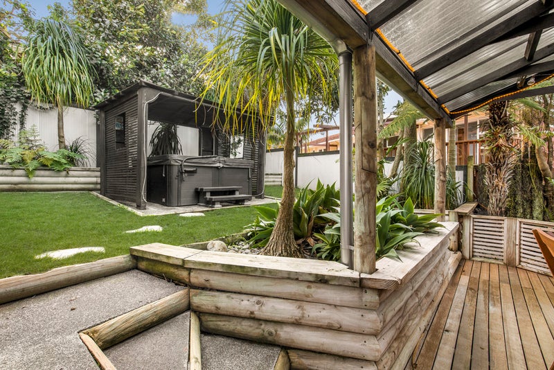 2/18 Parkview Place, Pakuranga, Auckland - Carousel 2