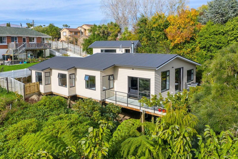 61A Martin Road, Fairfield, Dunedin - Carousel 1