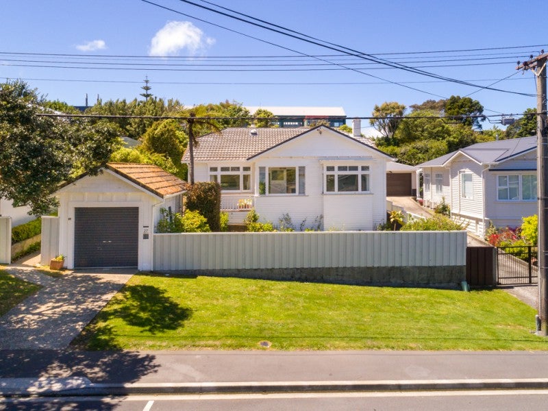 27 Cooper Street, Karori, Wellington - Carousel 1