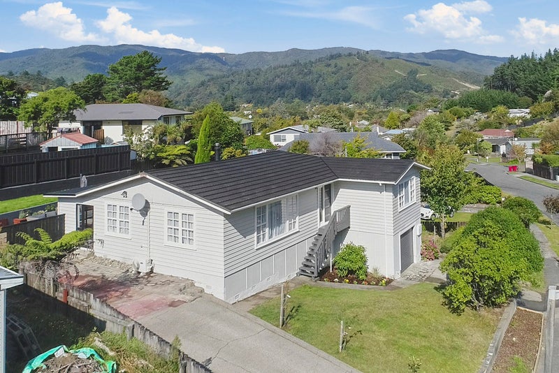 32 McGowan Road, Wainuiomata, Lower Hutt - Carousel 26