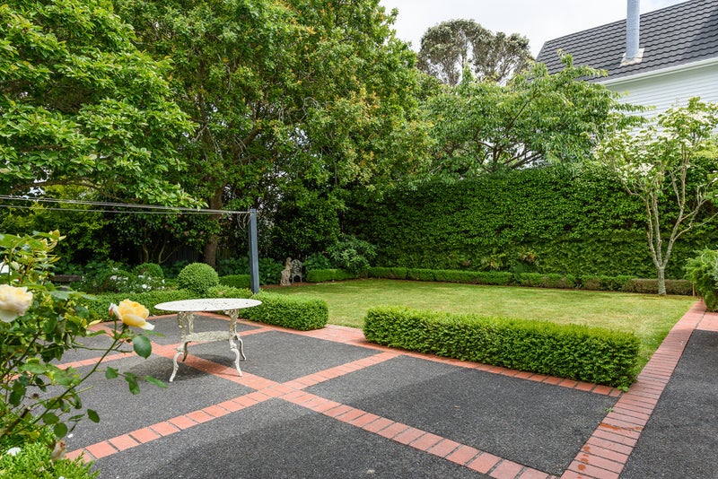 10 Lancaster Street, Karori, Wellington - Carousel 23