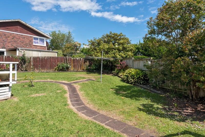 2/1 Willow Way, Sunnyhills, Auckland - Carousel 16