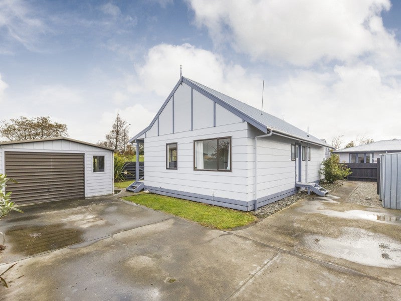 7 Peter Hall Drive, Kelvin Grove, Palmerston North - Carousel 2