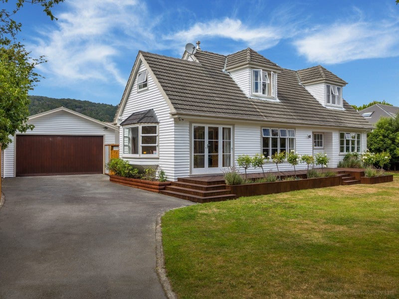 12 Bentinck Street, Wallaceville, Upper Hutt - Carousel 1