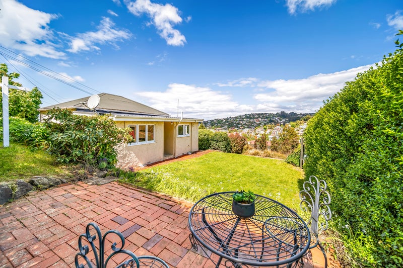 25 Shortland Street, Caversham, Dunedin - Carousel 1