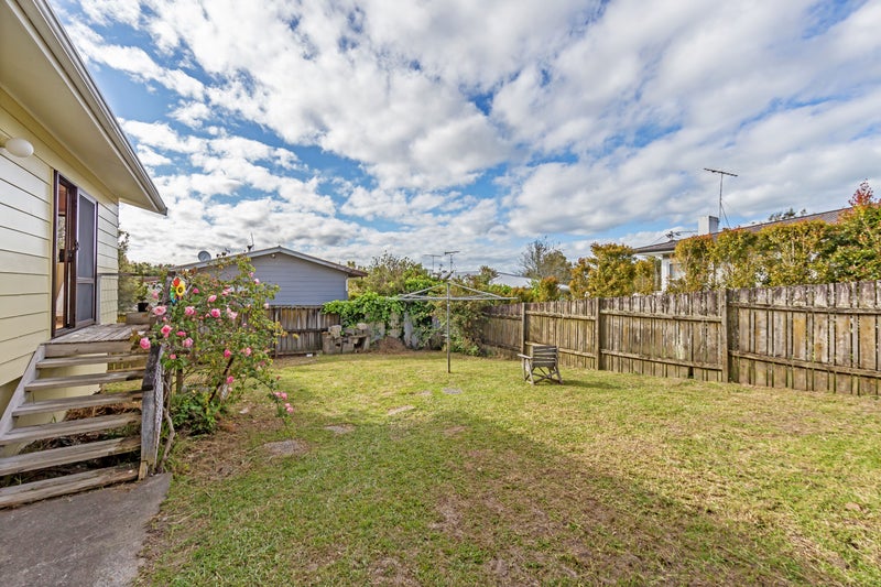 2/19 Raeben Avenue, Hillcrest, Auckland - Carousel 2