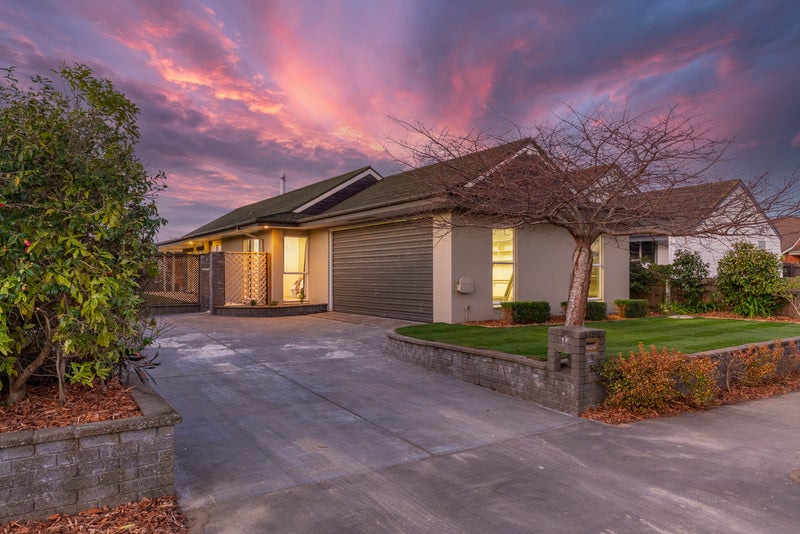 20 Heathglen Avenue, Parklands, Christchurch - Carousel 2