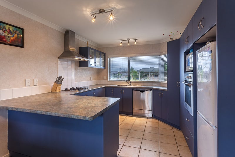 4 Sunshine Place, Kelvin Grove, Palmerston North - Carousel 2