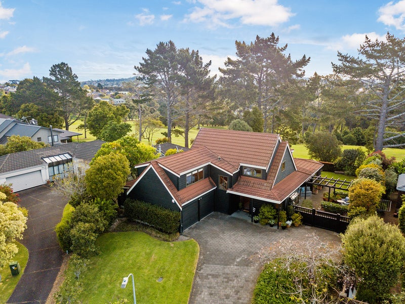 17 Isherwood Place, Saint Johns, Auckland - Carousel 1