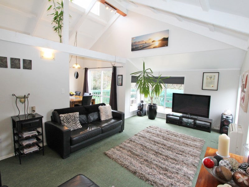 25 The Companionway, Whitby, Porirua - Carousel 2