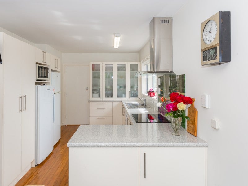 32 Kathleen Crescent, Hornby, Christchurch - Carousel 2