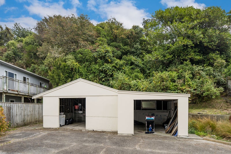22 Redwood Avenue, Tawa, Wellington - Carousel 22