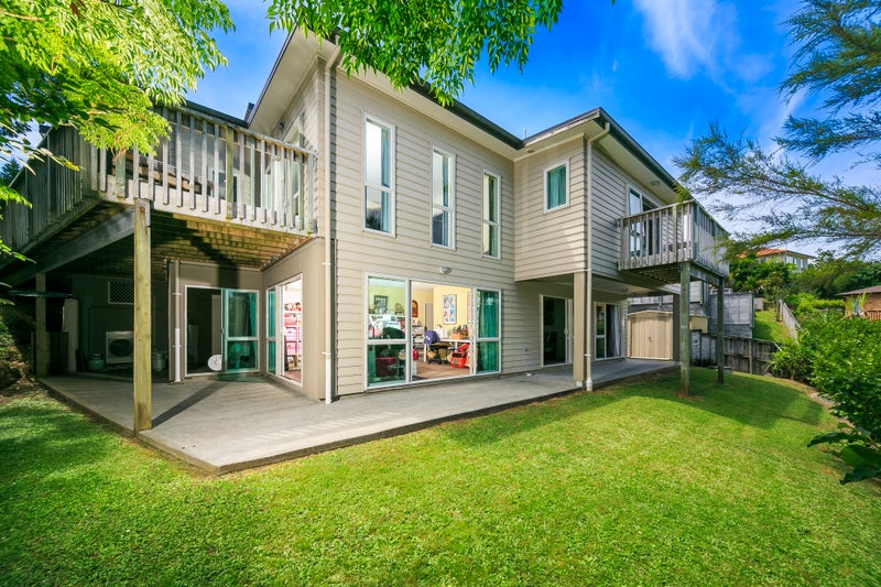 10 Treetops Way, Bayview, Auckland - Carousel 1