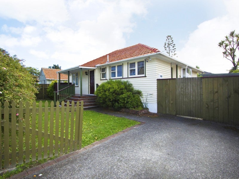 2/7 Tilbury Street, Fairfield, Lower Hutt - Carousel 1