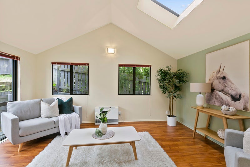 9 Atamira Close, Churton Park, Wellington - Carousel 1