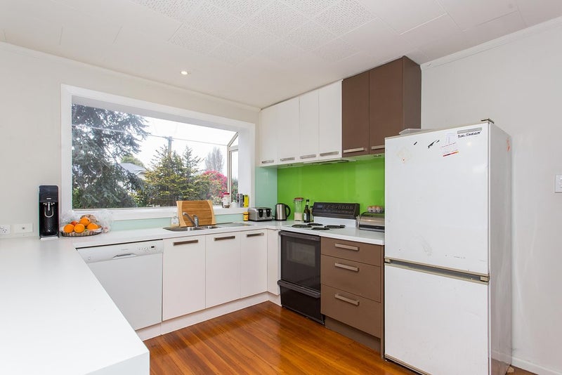 2 Pitt Place, St Albans, Christchurch - Carousel 2