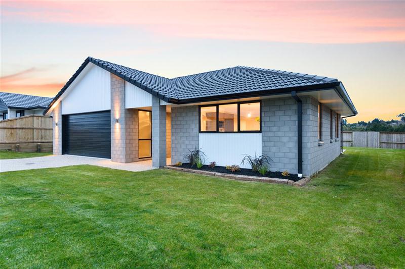 72 Puhirake Crescent, Pyes Pa, Tauranga - Carousel 1