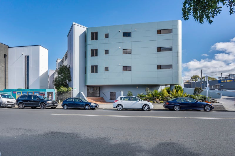 312/3 Morningside Drive, St Lukes, Auckland - Carousel 2