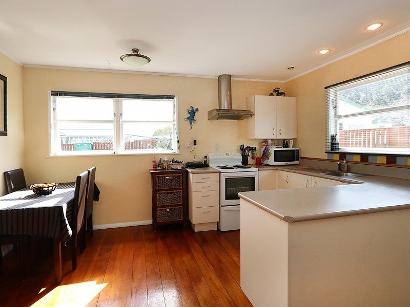 21 Wright Street, Wainuiomata, Lower Hutt - Carousel 2