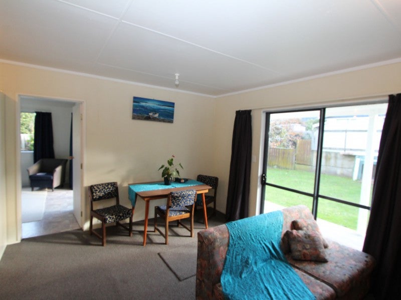 6A North Street, Tawa, Wellington - Carousel 2