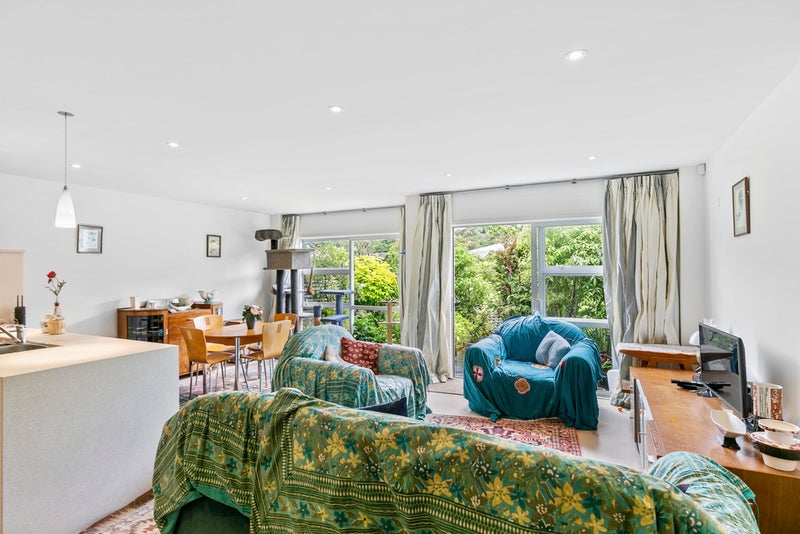 12 South Karori Road, Karori, Wellington - Carousel 2