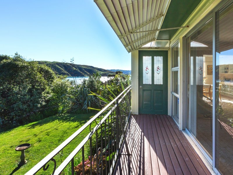 8 Ayr Place, Papakowhai, Porirua - Carousel 24