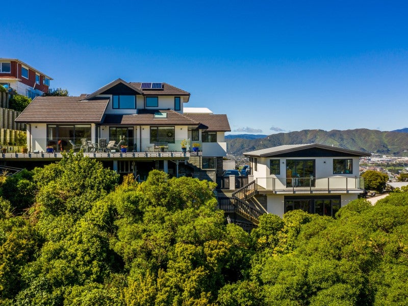 51 Dowse Drive, Maungaraki, Lower Hutt - Carousel 1