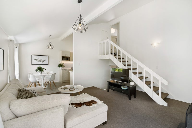 1/4 Eugen Place, Bayview, Auckland - Carousel 1