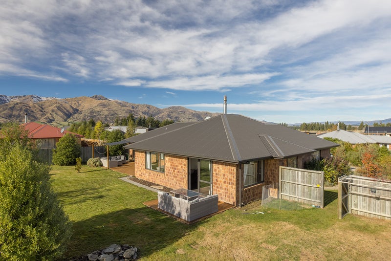 33 Little Maude Drive, Wanaka - Carousel 1