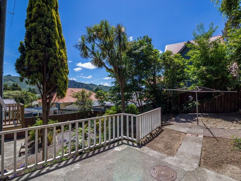 23 Kashmir Avenue, Clouston Park, Upper Hutt - Carousel 24