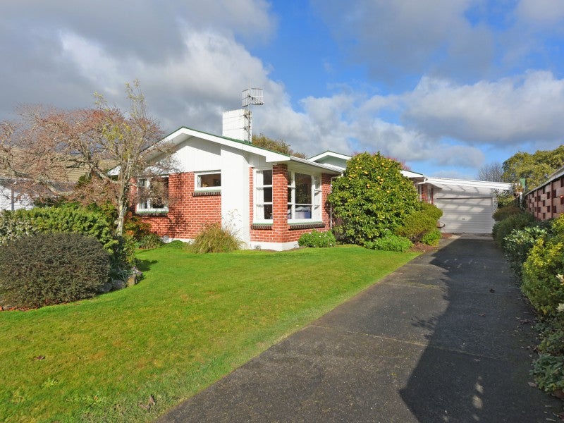 19 Whirinaki Crescent, Heretaunga, Upper Hutt - Carousel 1