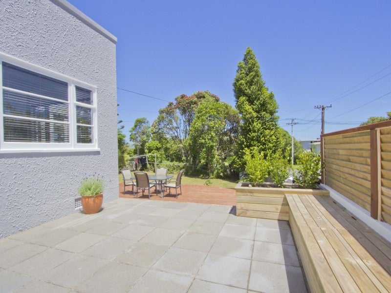 6 PEKANGA RD, NORMANDALE, LOWER HUTT - Carousel 2