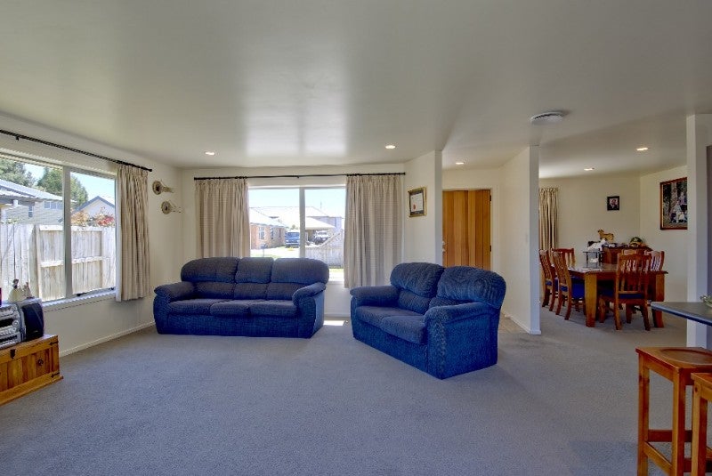 8 Blue Cedar Lane, Enderley, Hamilton - Carousel 2