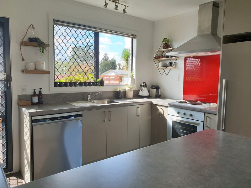 14 Bryce Street, Kihikihi, Te Awamutu - Carousel 2